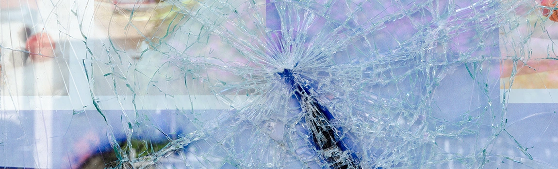 Window Broken Glass Repair in Oakville